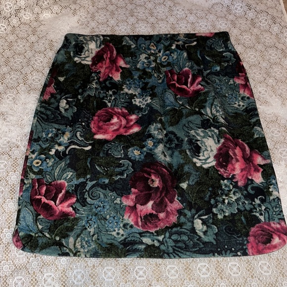 Skirt Bundle - Picture 2 of 6